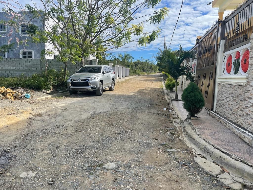 solares y terrenos - Vendo solar listo para construiir en santo domingo 2