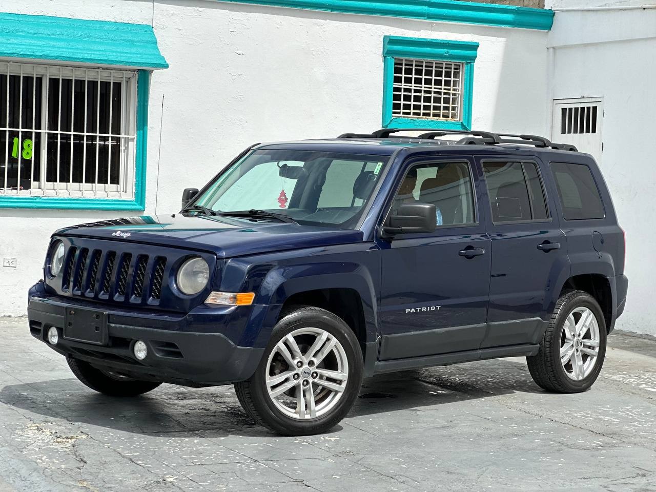 jeepetas y camionetas - JEEP PATRIOT LATITUD 2017Unico Dueño 3