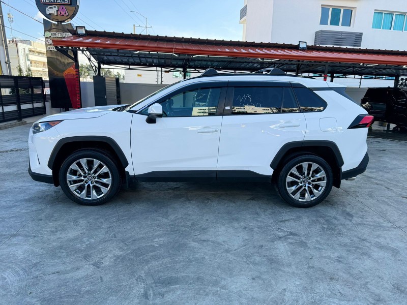 jeepetas y camionetas - Toyota rav4 2019 6