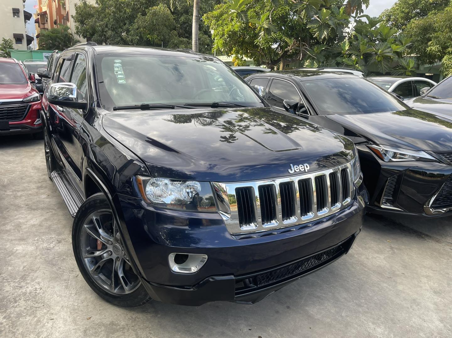 jeepetas y camionetas - JEEP GRAND CHEROKEE LAREDO 2011