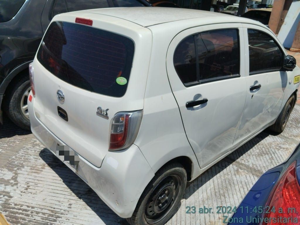 carros - Daihatsu Mira 2012