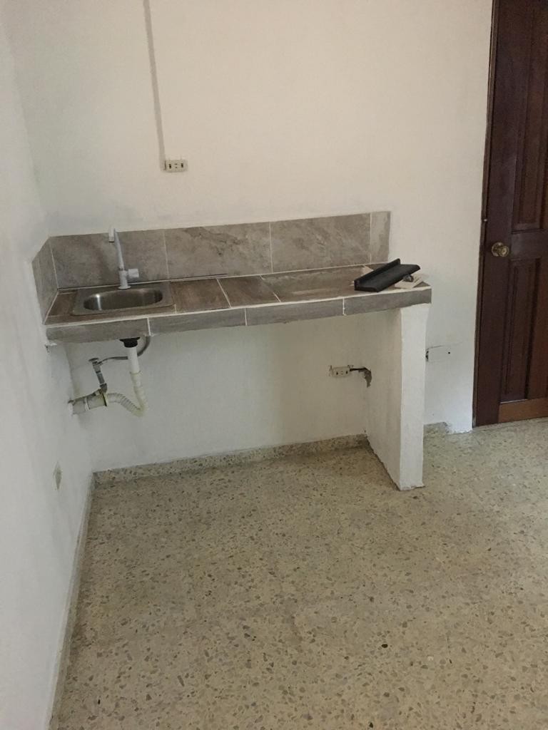 apartamentos - Alquiler Estudio Sin Amueblar, Avenida Delgado, Gazcue, Santo Domingo 0