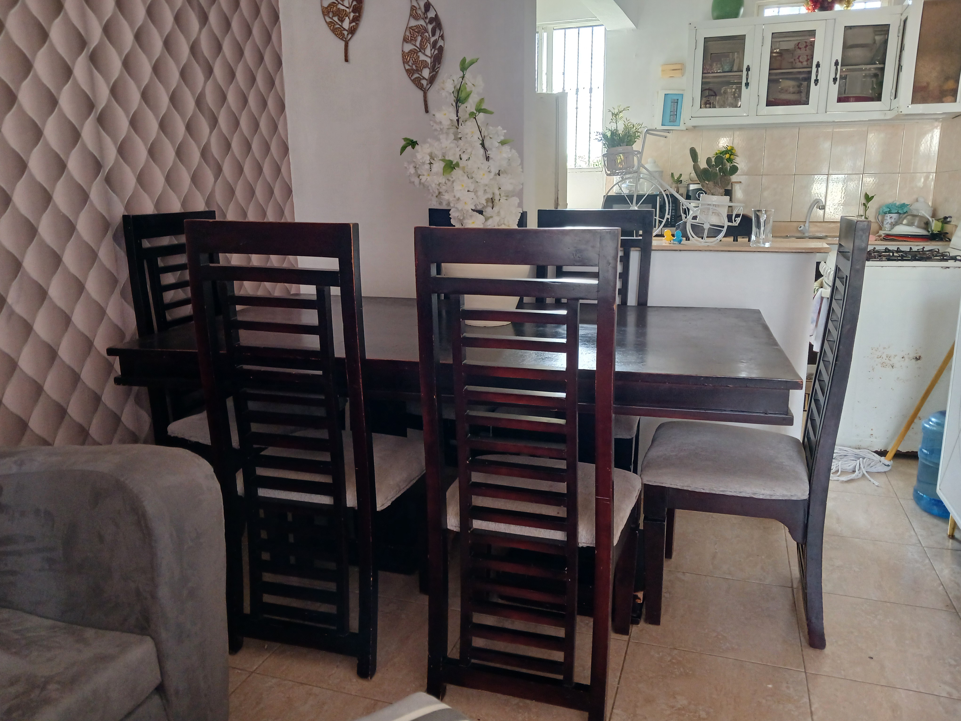 muebles y colchones - Comedor de caoba de oportunidad  2