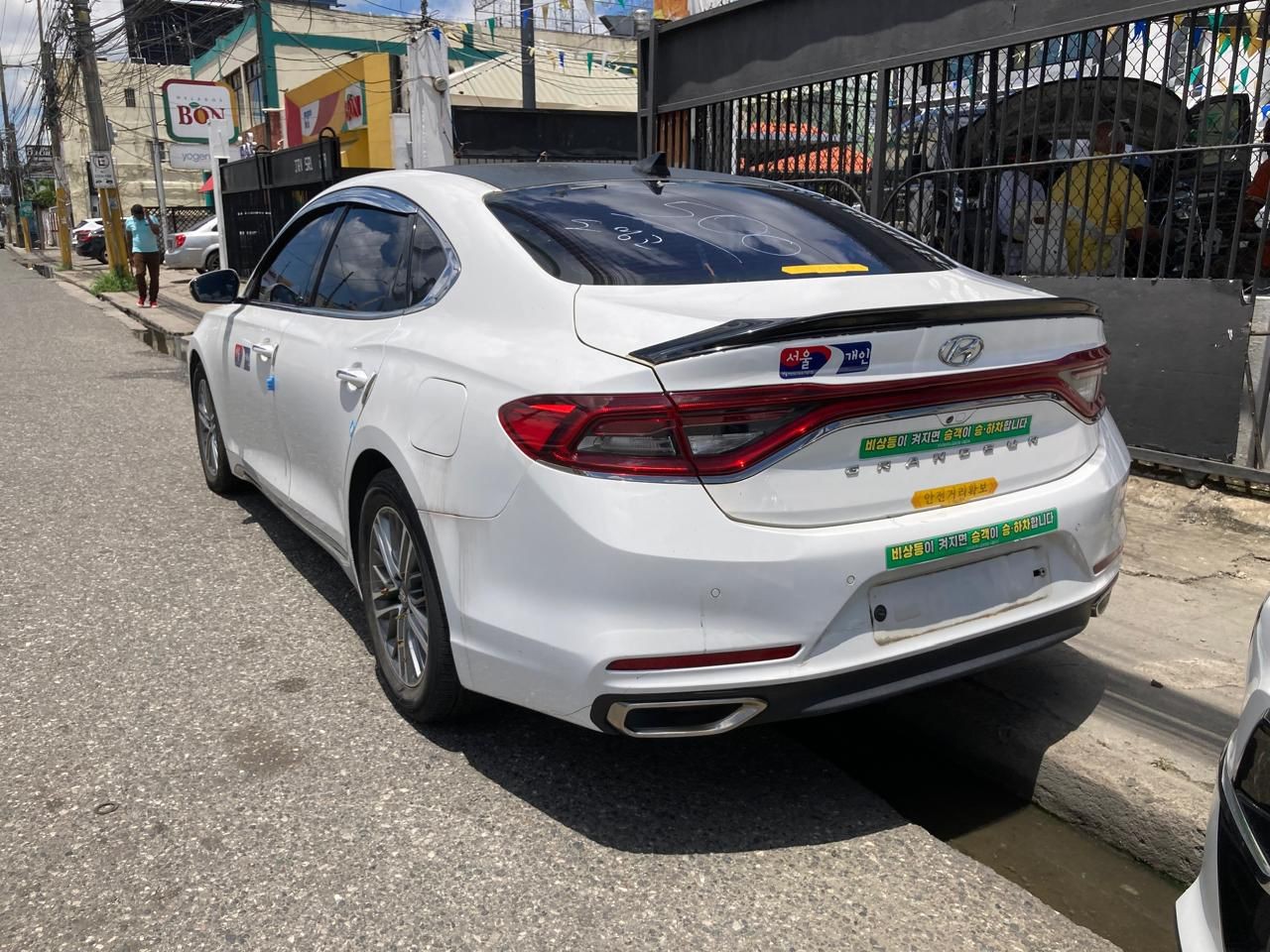 carros - HYUNDAI GRANDEUR 2018 BLANCODESDE: RD$870,000.00 7