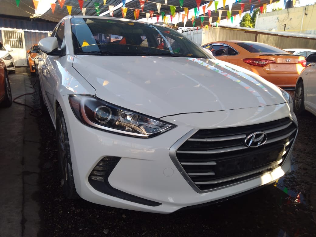 carros - HYUNDAI AVANTE 2017 BLANCO 1