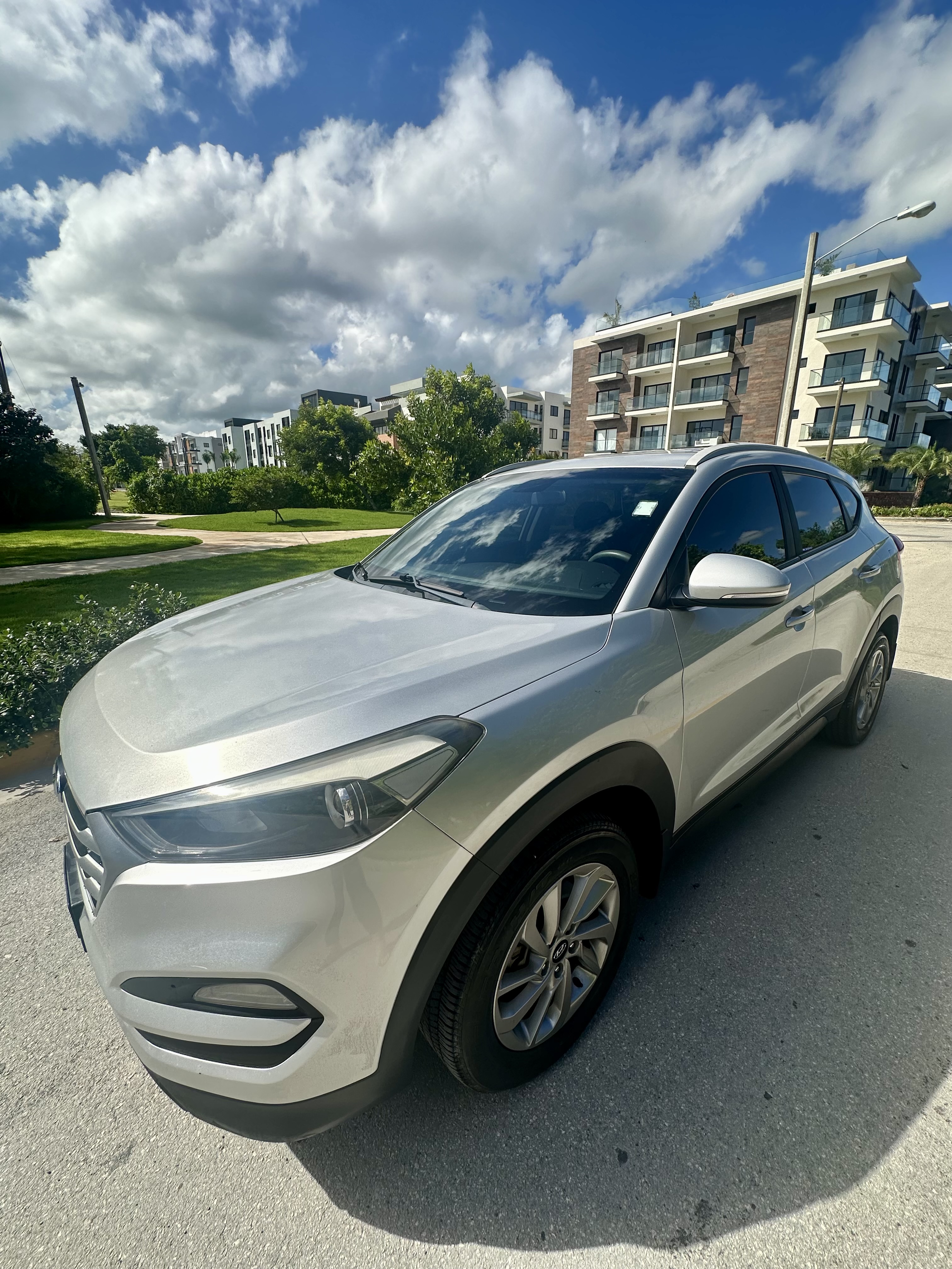 jeepetas y camionetas - Hyundai Tucson gris plata, año 2018 0