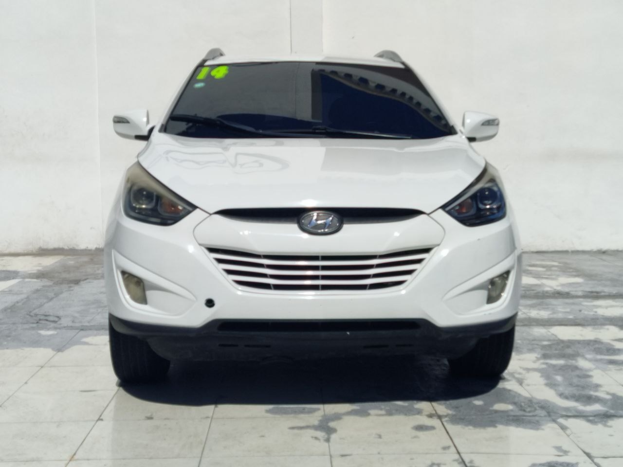 jeepetas y camionetas - Hyundai Tucson SE 2014Como nueva  1