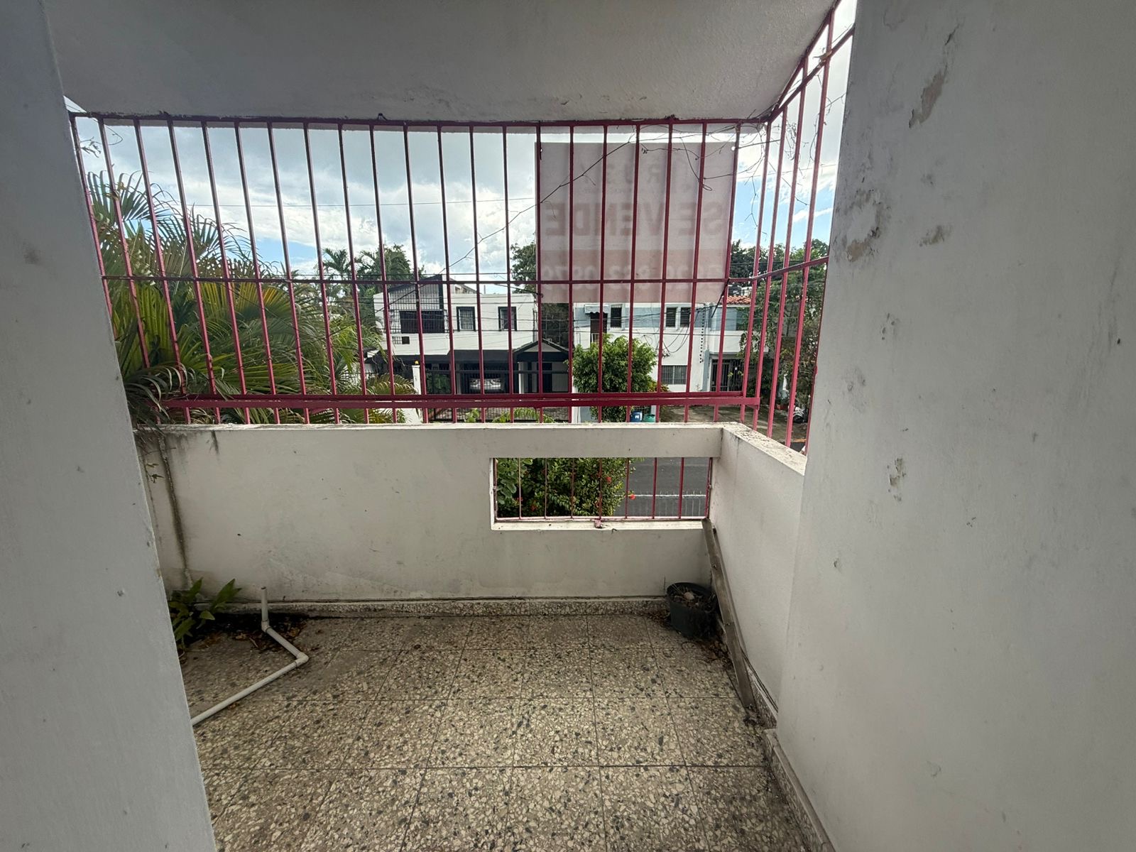 casas - Vendo en el Millon casa dos niveles ideal para rem 3