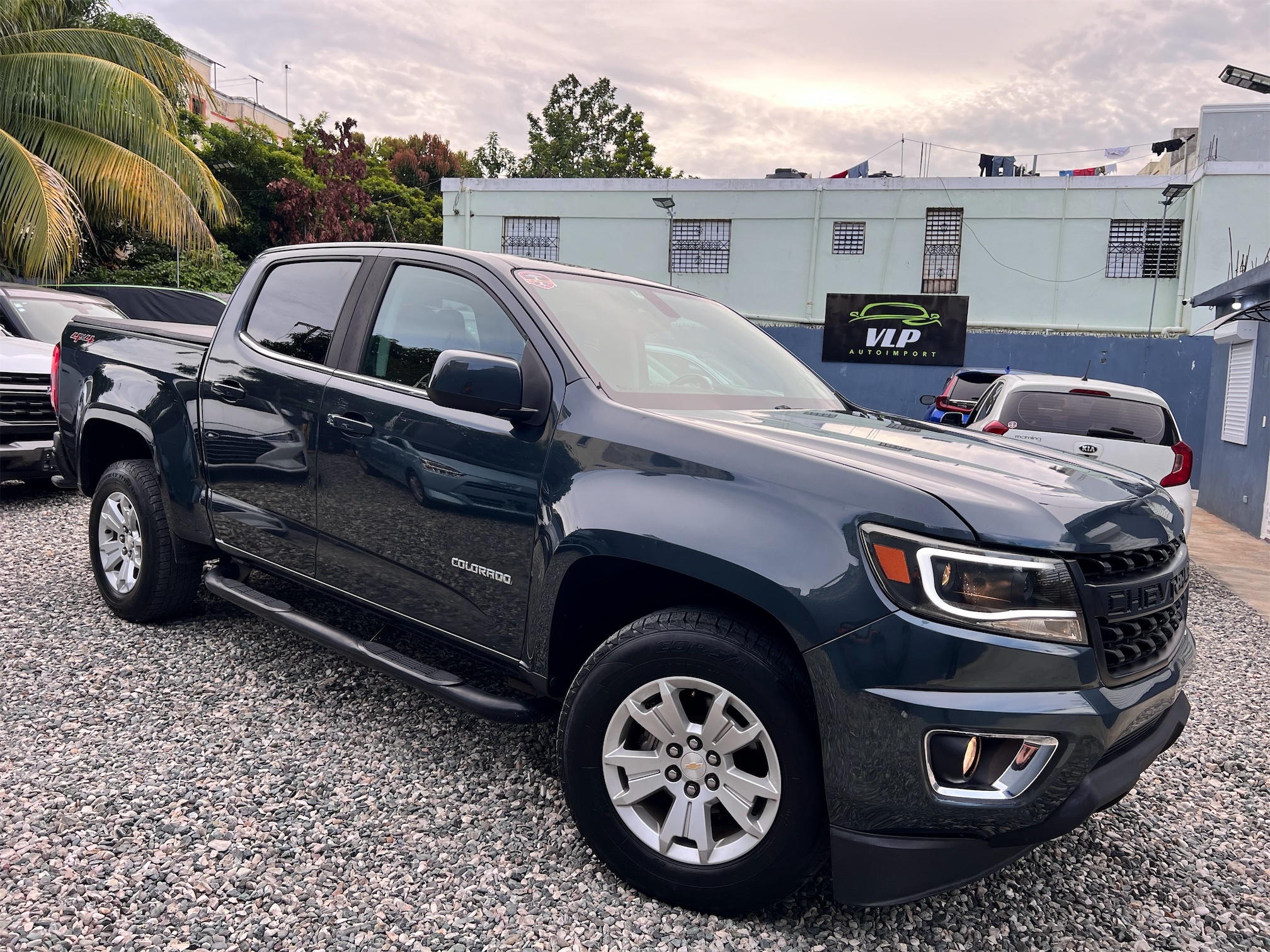 jeepetas y camionetas - CHEVROLET COLORADO LT DOBLE CABINA 4X4 - 2018