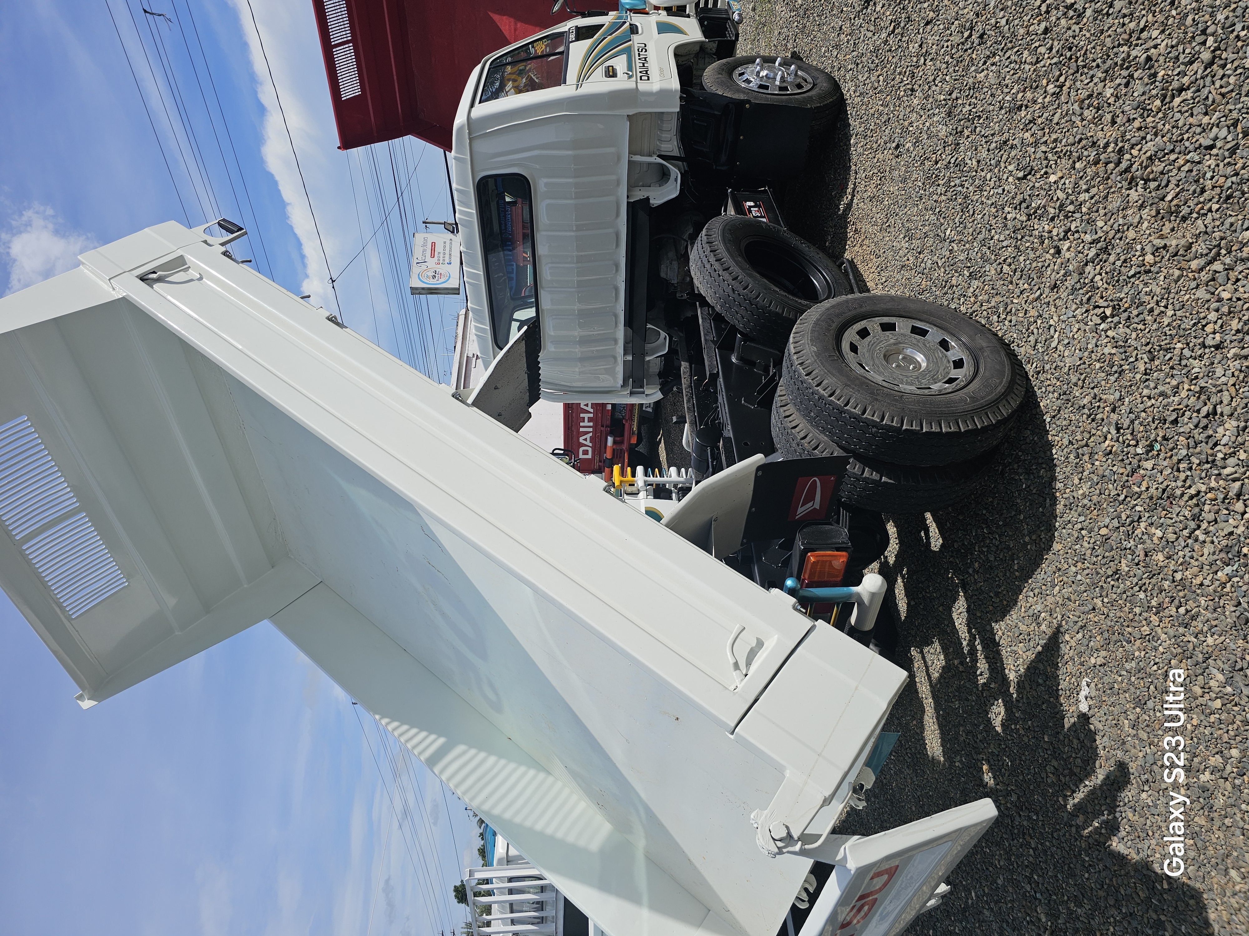 camiones y vehiculos pesados - Camion Daihatsu Volteo conford cara ancha  7