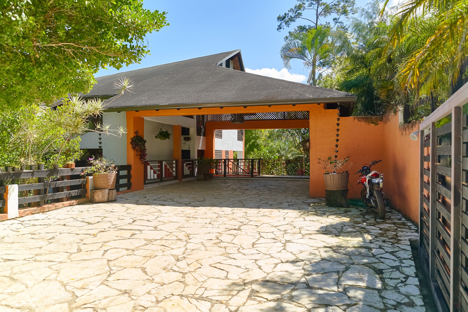casas vacacionales y villas - De Oportunidad!! Villa Inés En Jarabacoa Perfecto Para Inversión.
