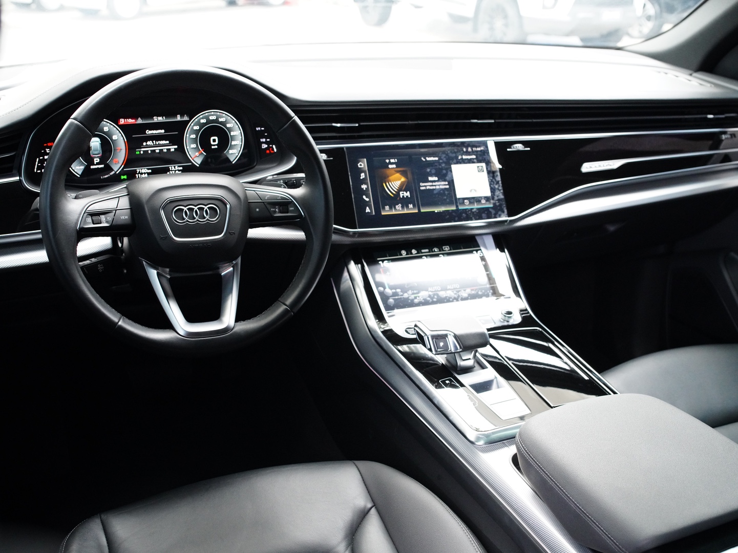 carros - Audi Q8 2021 6