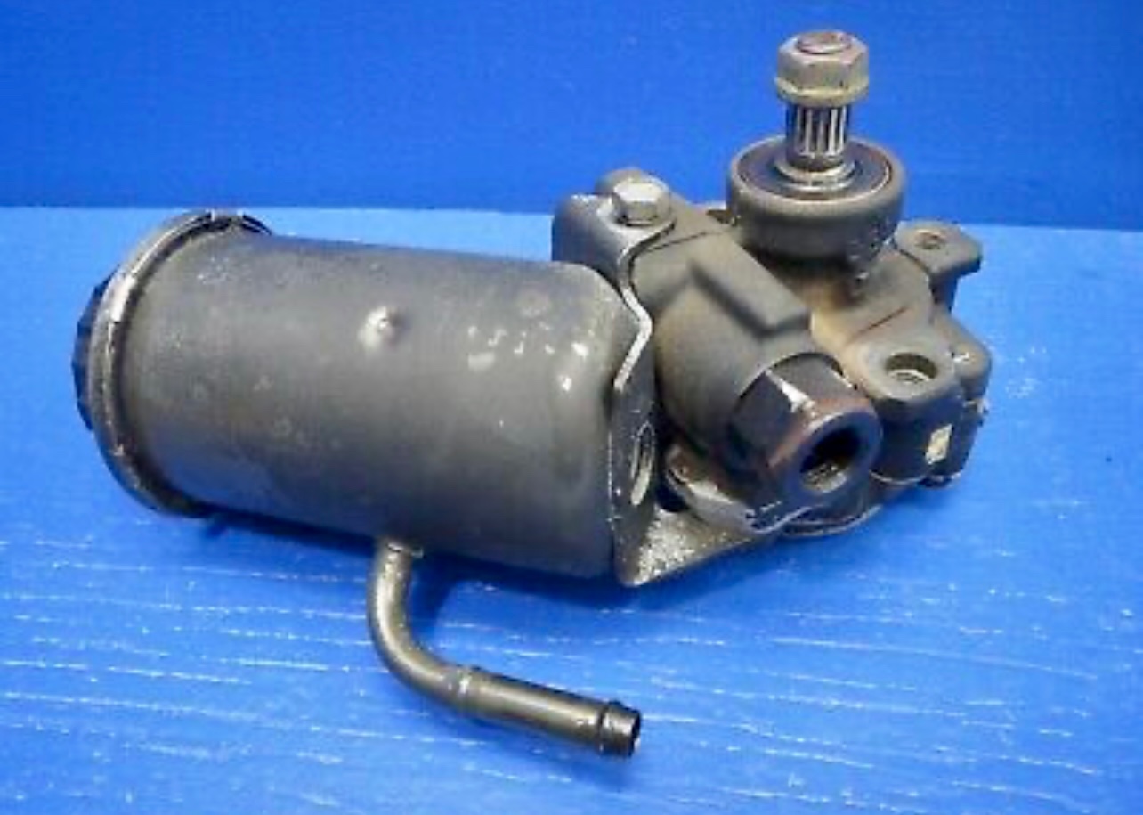 repuestos - Vendo Bomba hydraulica para Toyota 1998 4Runner power steering pump 2