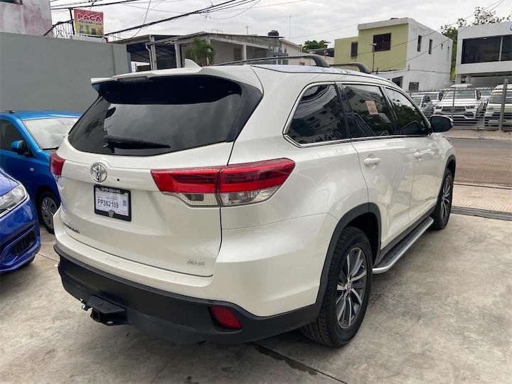 jeepetas y camionetas - TOYOTA HIGHLANDER XLE 2019 3