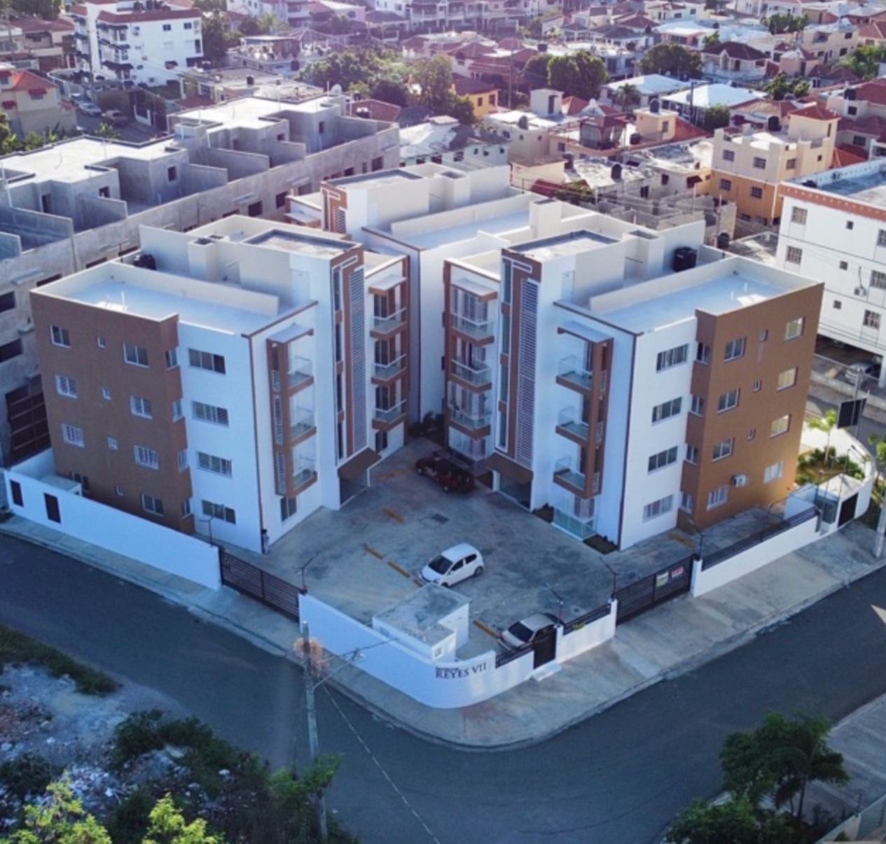 apartamentos - venta de apartamento de 116mts en la autopista de san Isidro 3er piso  7