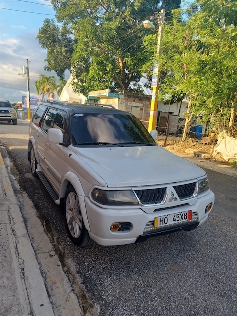 jeepetas y camionetas - Mitsubishi Montero 2001 proyecto de musica o se cambia por vehículo 